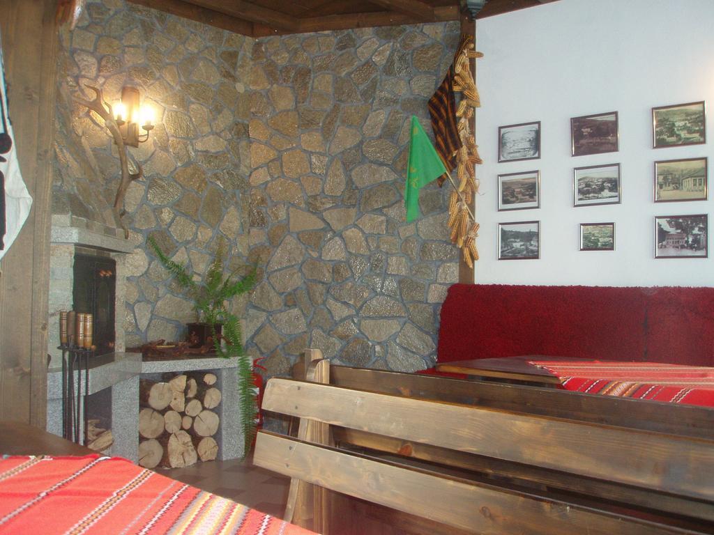 Mania Guest House Калофер Екстер'єр фото
