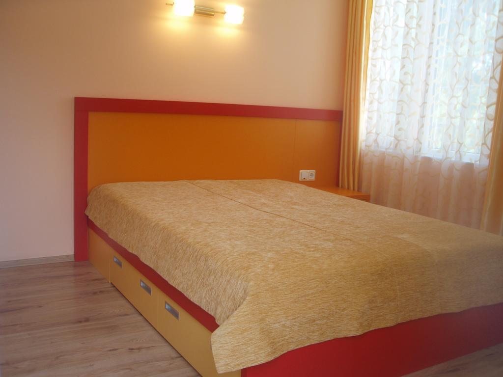 Mania Guest House Калофер Номер фото