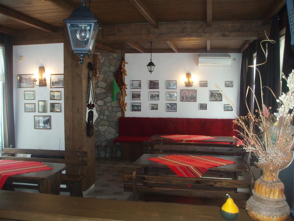 Mania Guest House Калофер Екстер'єр фото