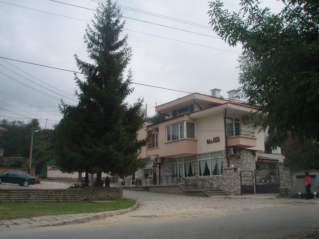 Mania Guest House Калофер Екстер'єр фото