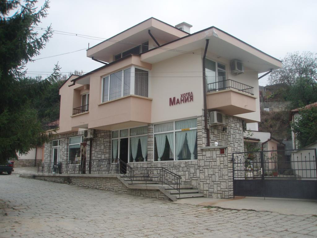 Mania Guest House Калофер Екстер'єр фото