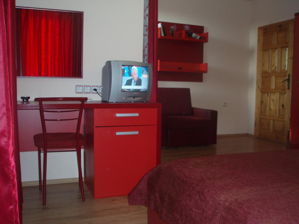 Mania Guest House Калофер Номер фото