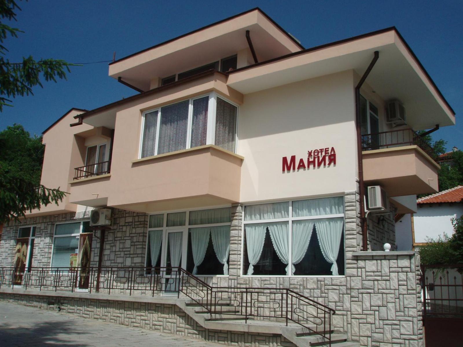 Mania Guest House Калофер Екстер'єр фото