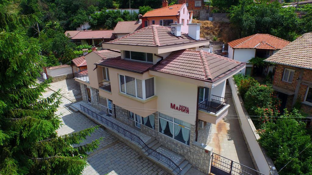 Mania Guest House Калофер Екстер'єр фото