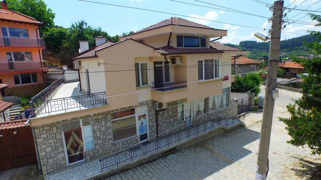 Mania Guest House Калофер Екстер'єр фото